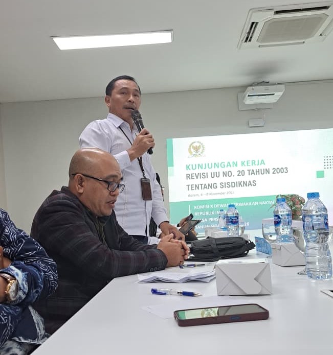 Direktur Poltekkes Kemenkes Tanjungpinang Ikuti Kunker Panja RUU Sisdiknas Komisi X DPR RI di Politeknik Batam